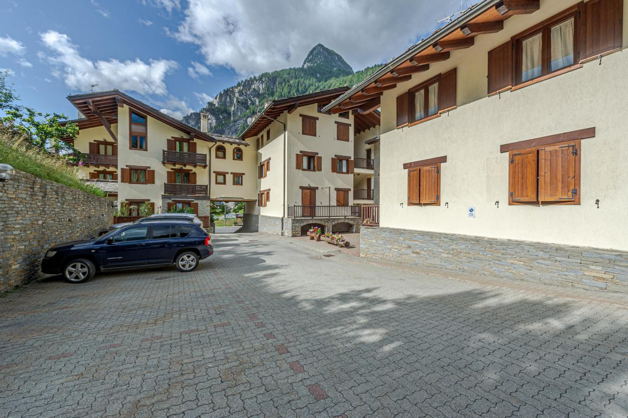 Casa Beatrice - Wifi, Parcheggio E Vista Montagna - Cour 0231 Lägenhet Courmayeur Exteriör bild